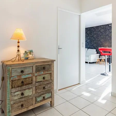 3 Pieces Proche Du Avec Terrasse Apartament